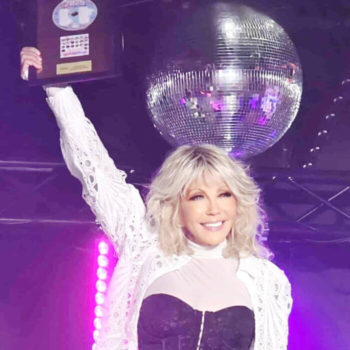 CSongrádi Kata - Papírszavak (1)