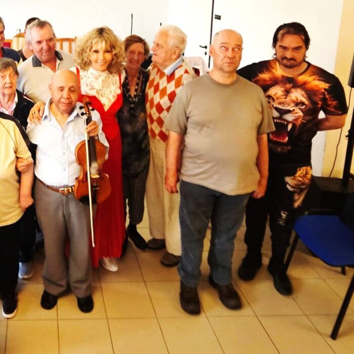 Csongrádi Kata - vakok intézményében (2)